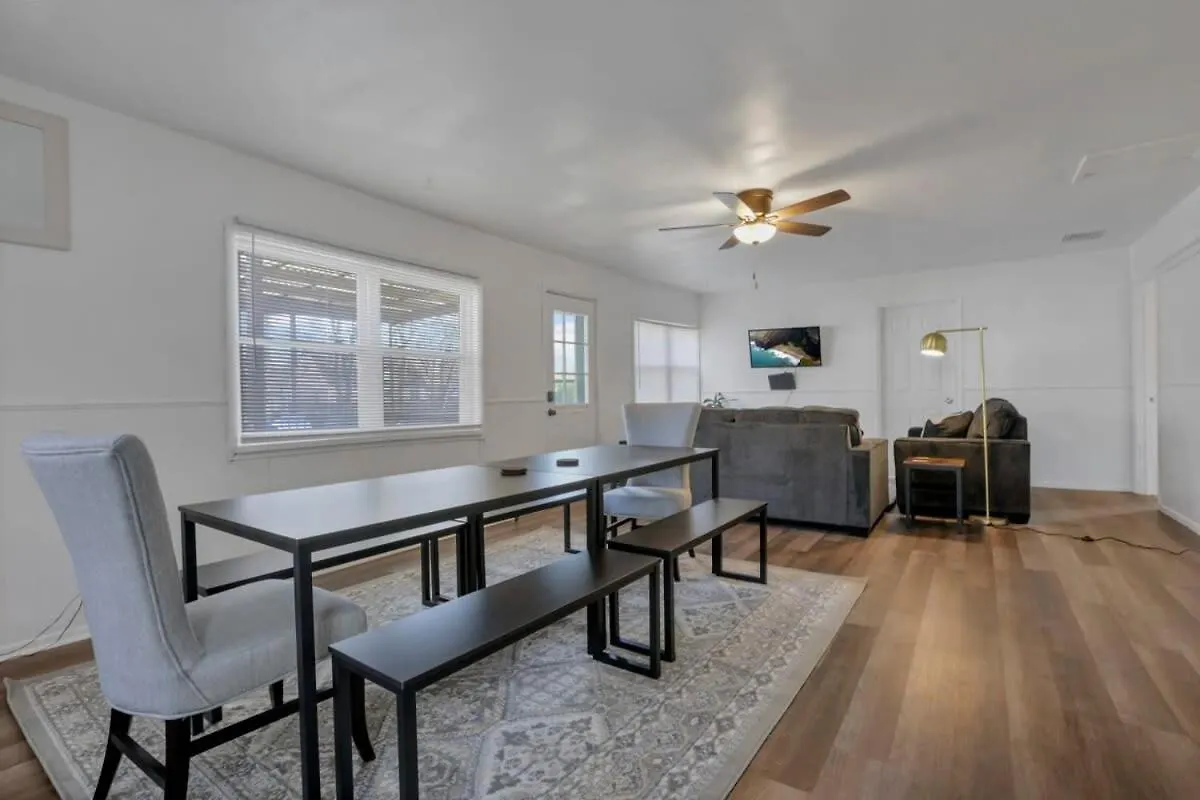 Σπίτι διακοπών Housepitality - West Side Lodge - 6 Bedroom 2 Ba Κολόμπο