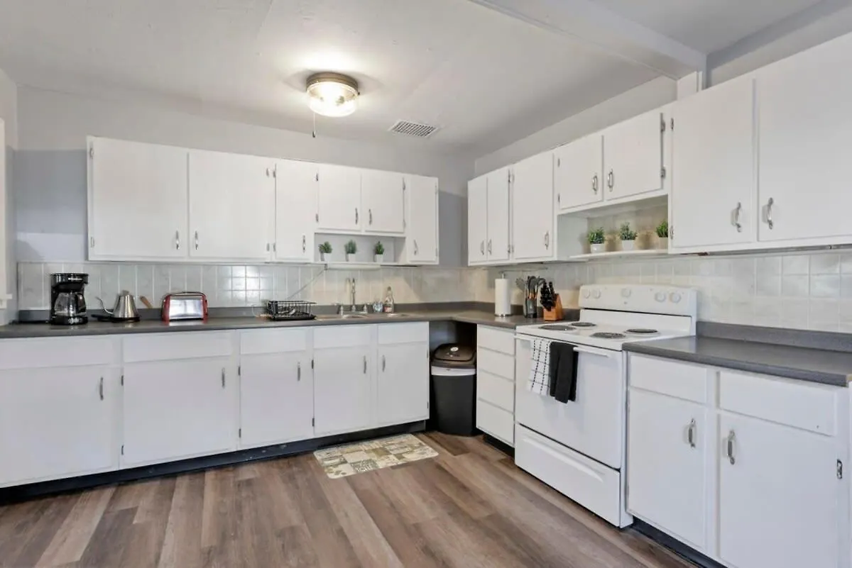 Housepitality - West Side Lodge - 6 Bedroom 2 Ba Κολόμπο 0*,